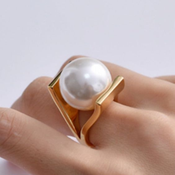 Geometric Pearl Statement Ring