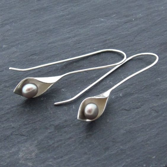 Vintage Calla Lily Pearl Earrings